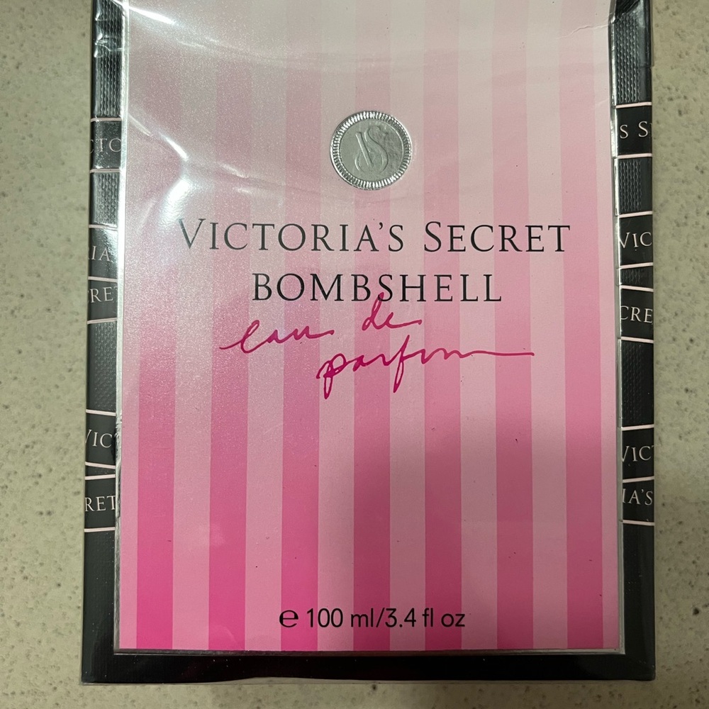 Victoria's Secret Bombshell Eau de Parfum - Pink and Black